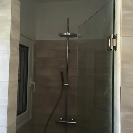 Luxurious In Peloponnese With Swimming Pool וילה