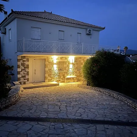 Βίλα Luxurious In Peloponnese With Swimming Pool Καμάρια