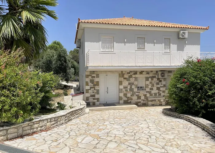 Villa Luxurious In Peloponnese With Swimming Pool *