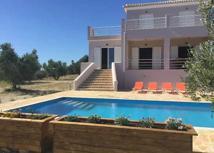 Luxurious In Peloponnese With Swimming Pool Kamária