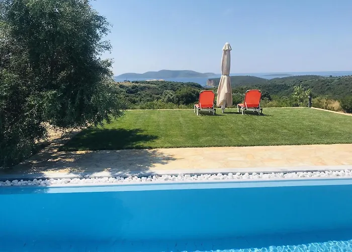 Villa Luxurious In Peloponnese With Swimming Pool *