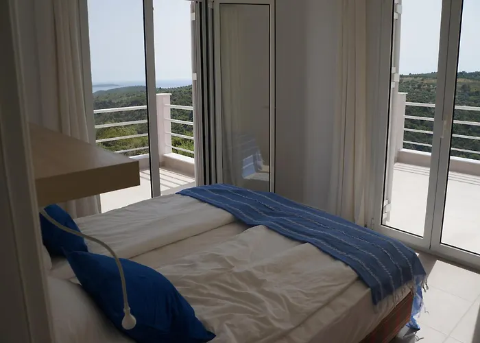 Luxurious In Peloponnese With Swimming Pool Kamária